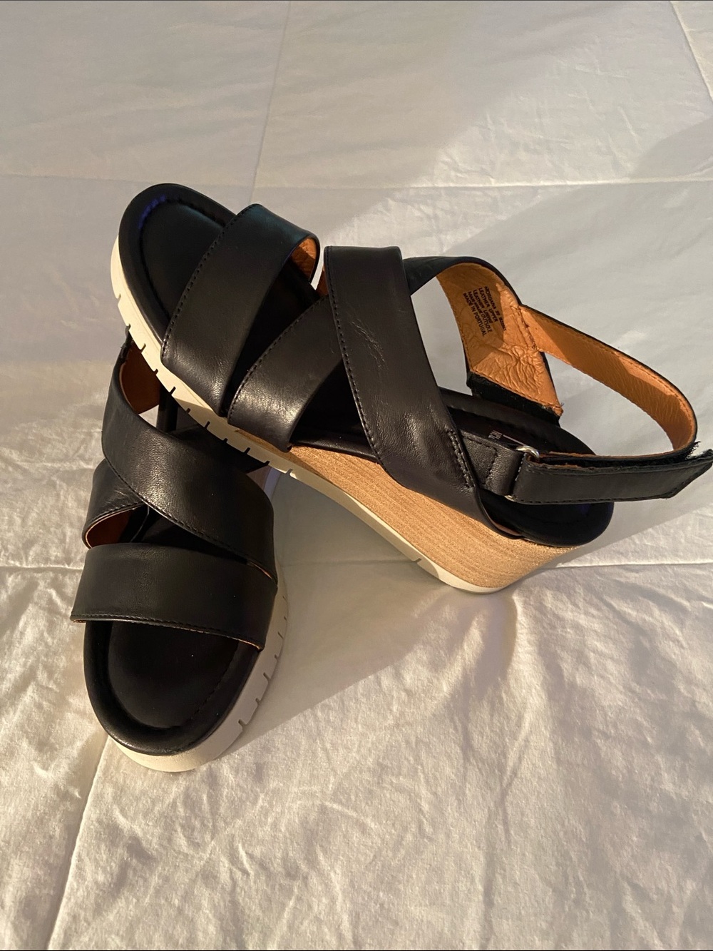 🖤MIZ MOOZ BLACK LEATHER PLATFORM STRAPPY SANDALS🖤
